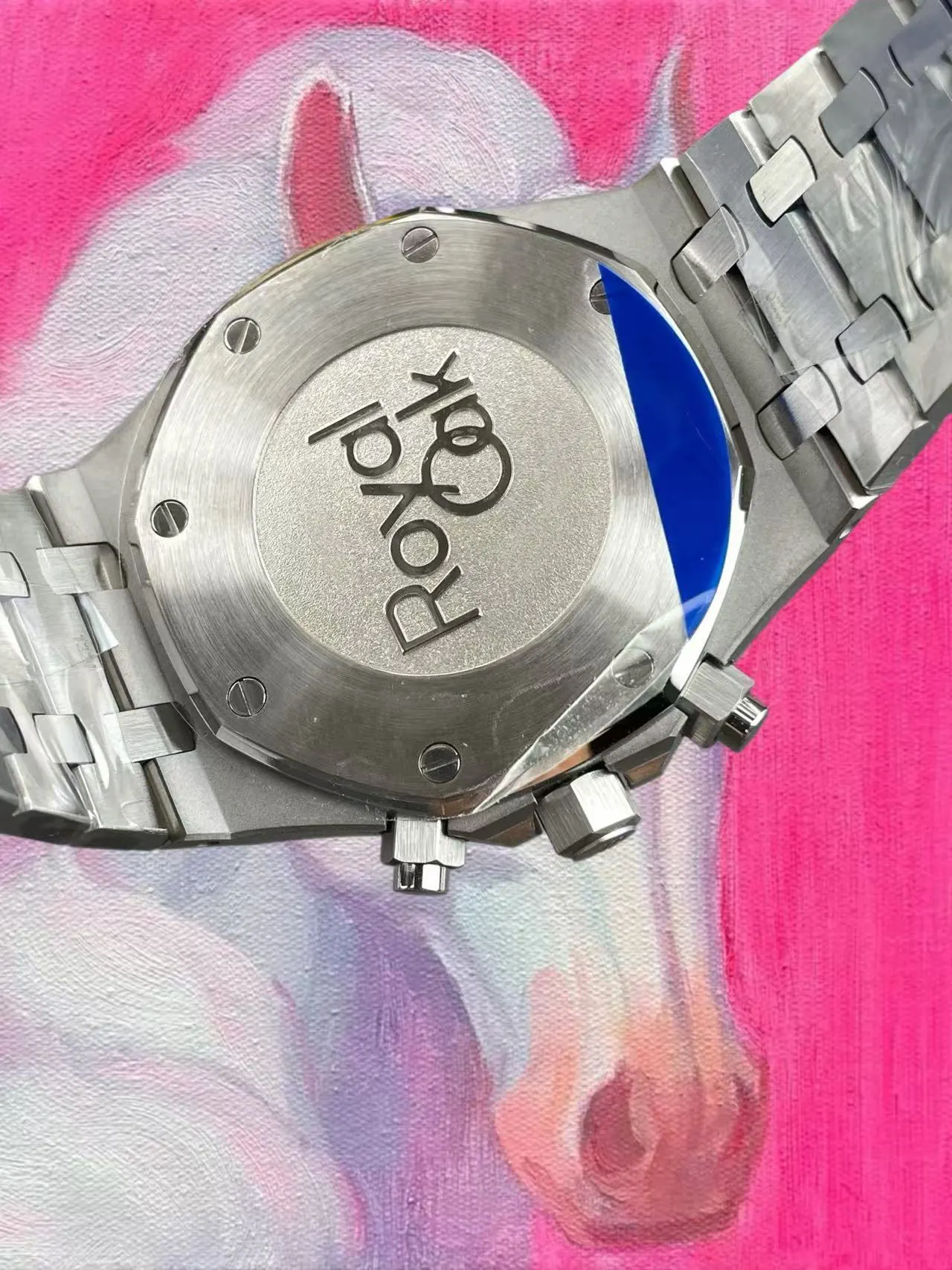APS 26331 密底底蓋:Royal Oak 立體刻字,密底設計看不到機芯