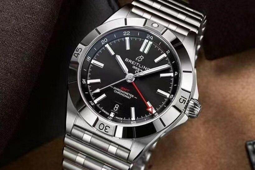 「百年靈BREITLING子彈鏈GMT機械計時系列復刻手錶測評!」