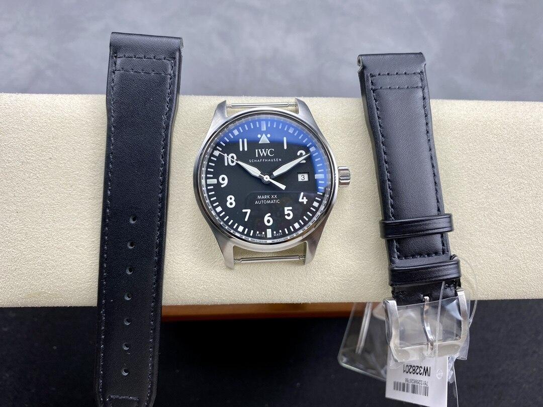 M+廠 IWC 萬國 飛行員系列 黑色錶盤 40mm IW328201