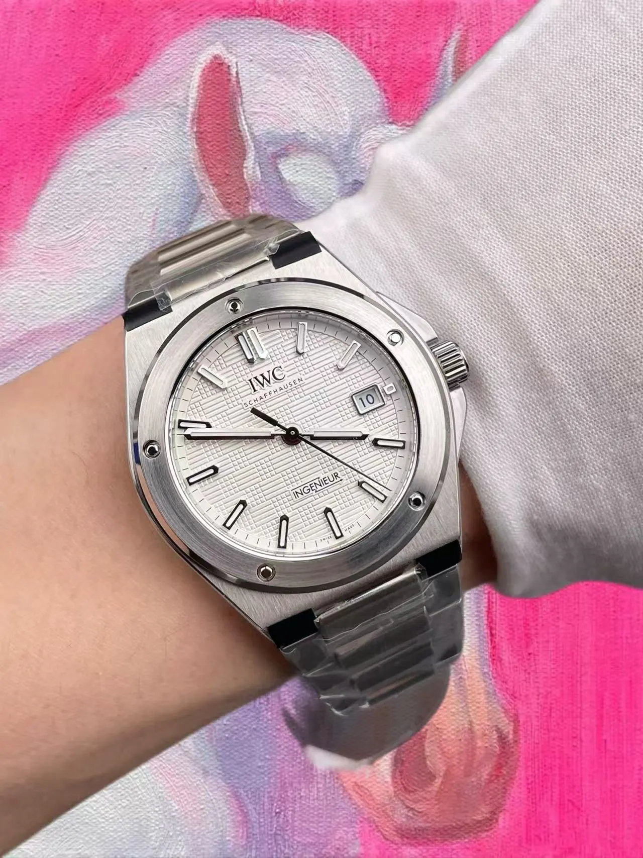 工程師白盤上手:40mm 貼腕效果